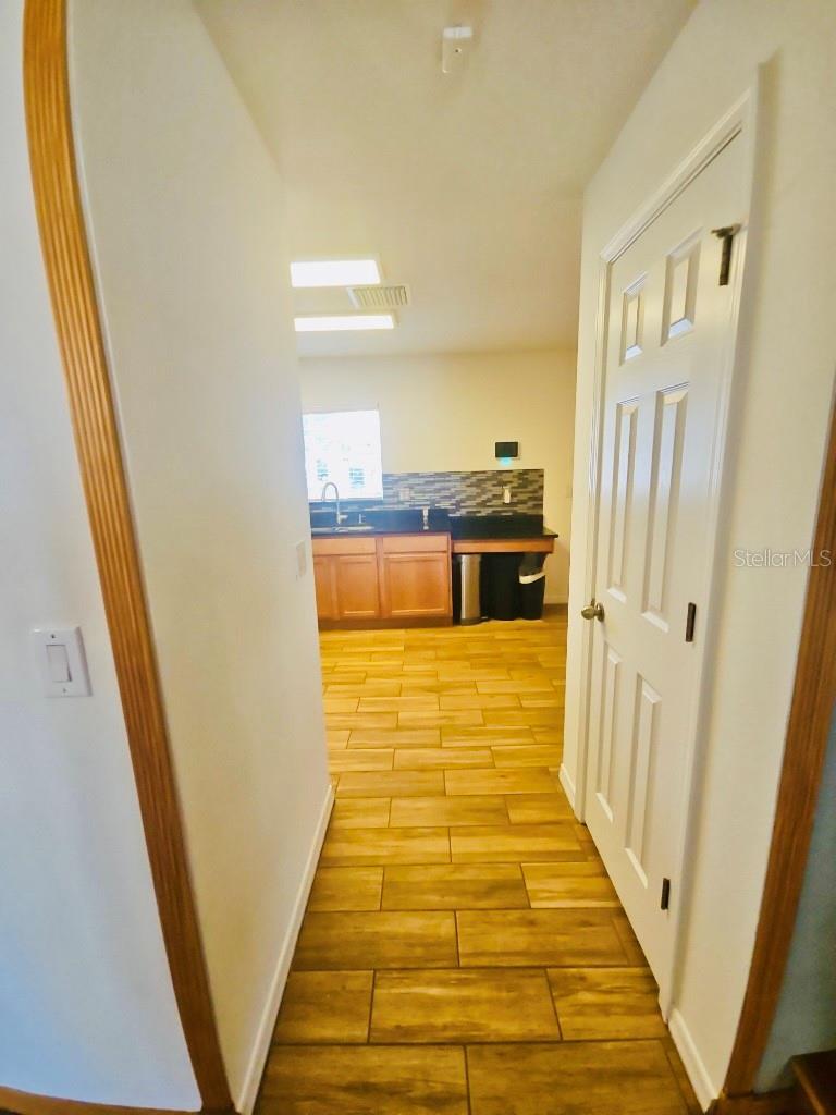 7703 N BRANCH AVE, TAMPA, FL, 33604