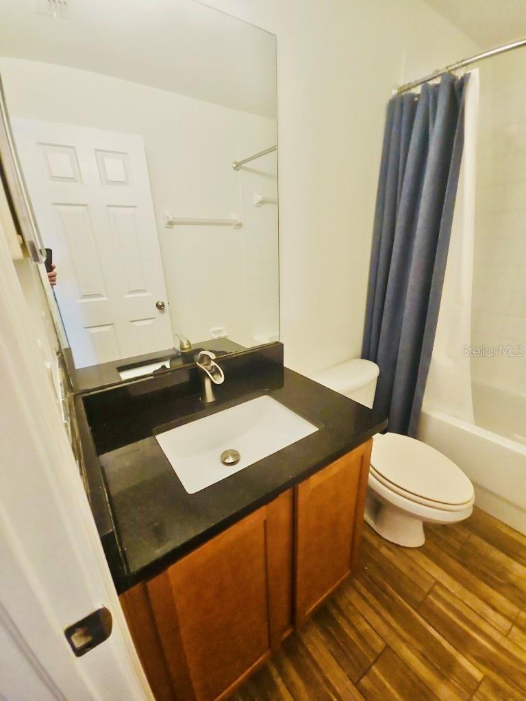 7703 N BRANCH AVE, TAMPA, FL, 33604