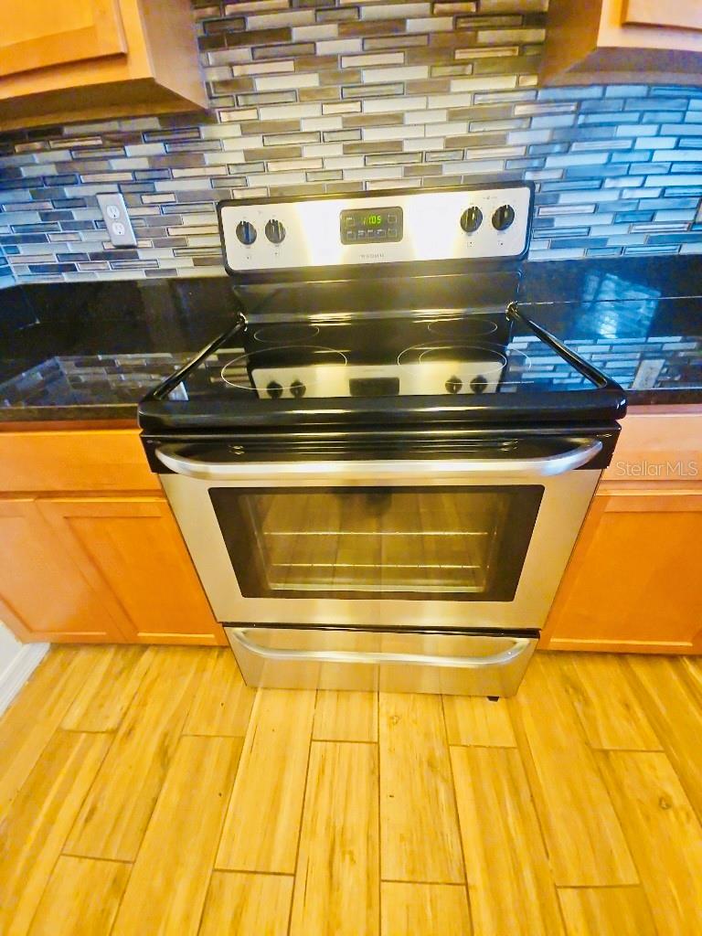 7703 N BRANCH AVE, TAMPA, FL, 33604