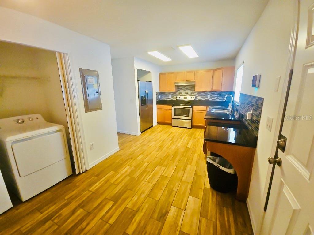 7703 N BRANCH AVE, TAMPA, FL, 33604