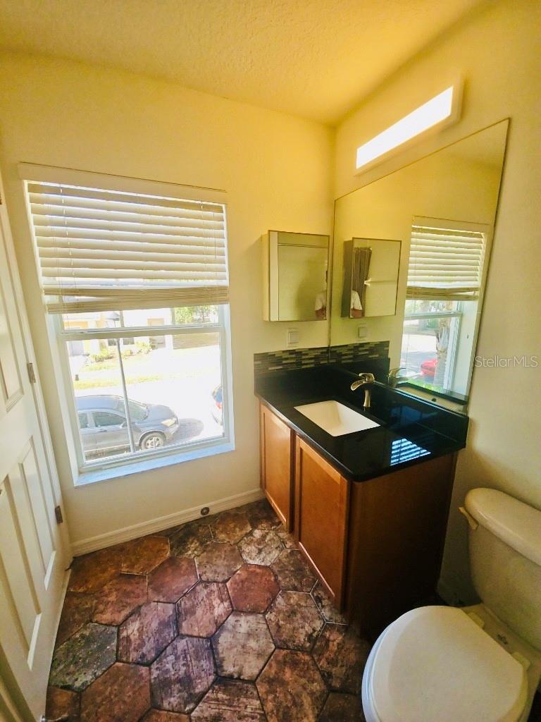 7703 N BRANCH AVE, TAMPA, FL, 33604