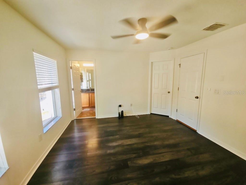 7703 N BRANCH AVE, TAMPA, FL, 33604