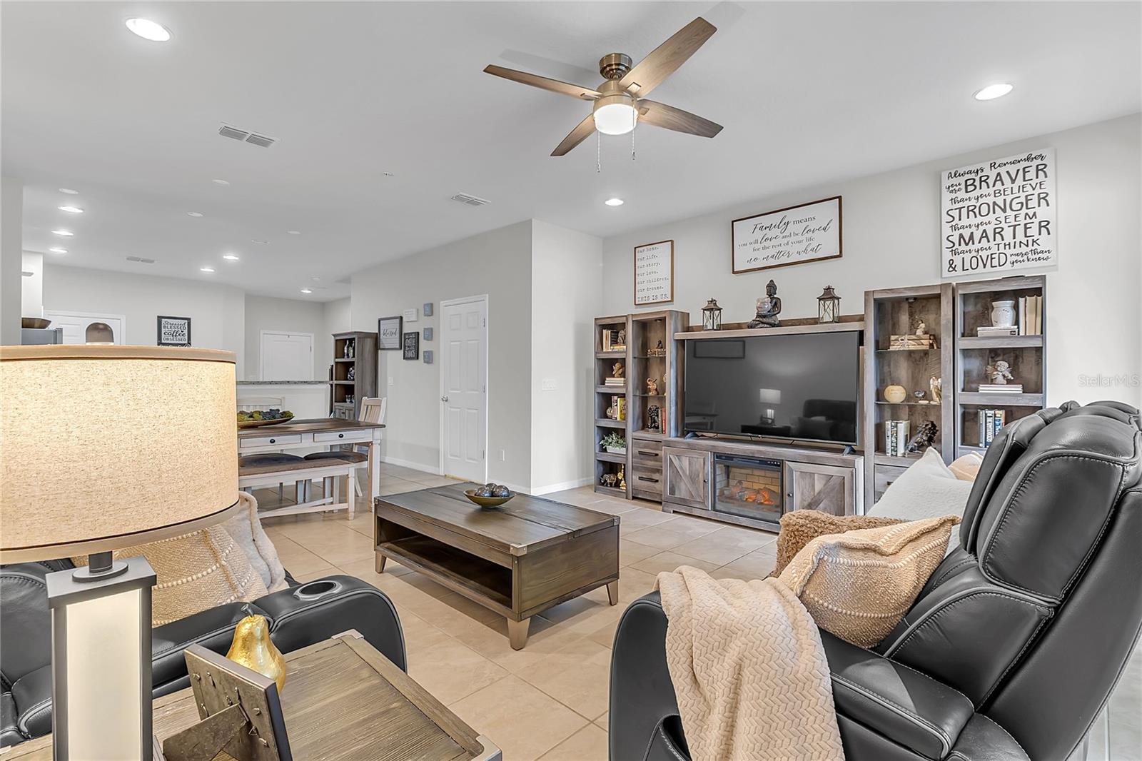 3046 ALESSA LOOP, APOPKA, FL, 32703