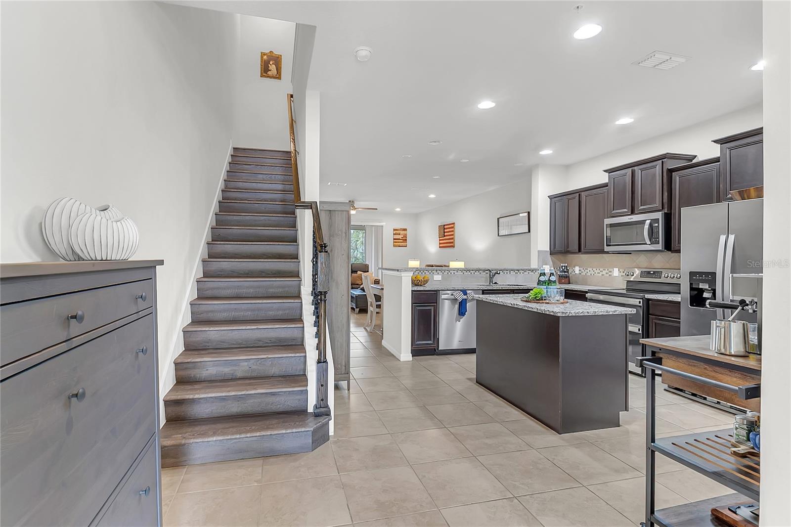 3046 ALESSA LOOP, APOPKA, FL, 32703