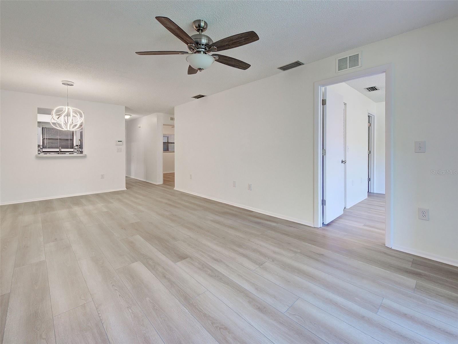 7237 CLOISTER DR #207, SARASOTA, FL, 34231