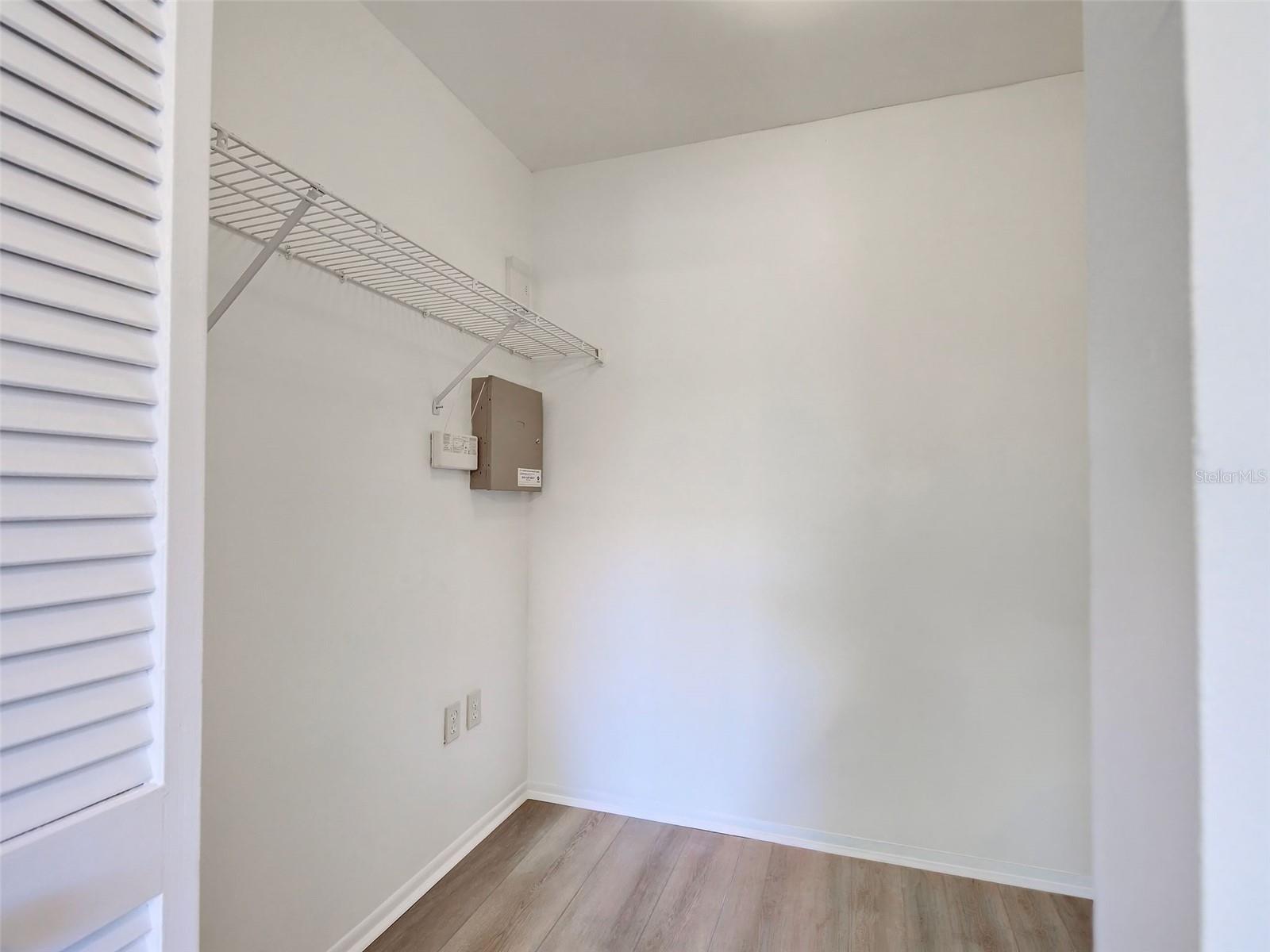 7237 CLOISTER DR #207, SARASOTA, FL, 34231