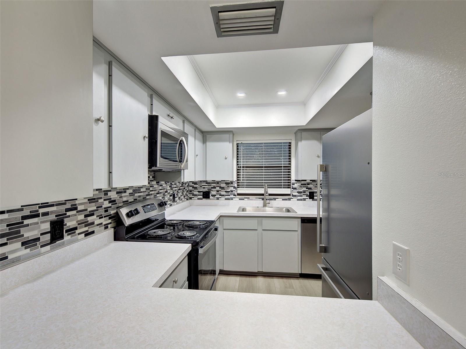 7237 CLOISTER DR #207, SARASOTA, FL, 34231