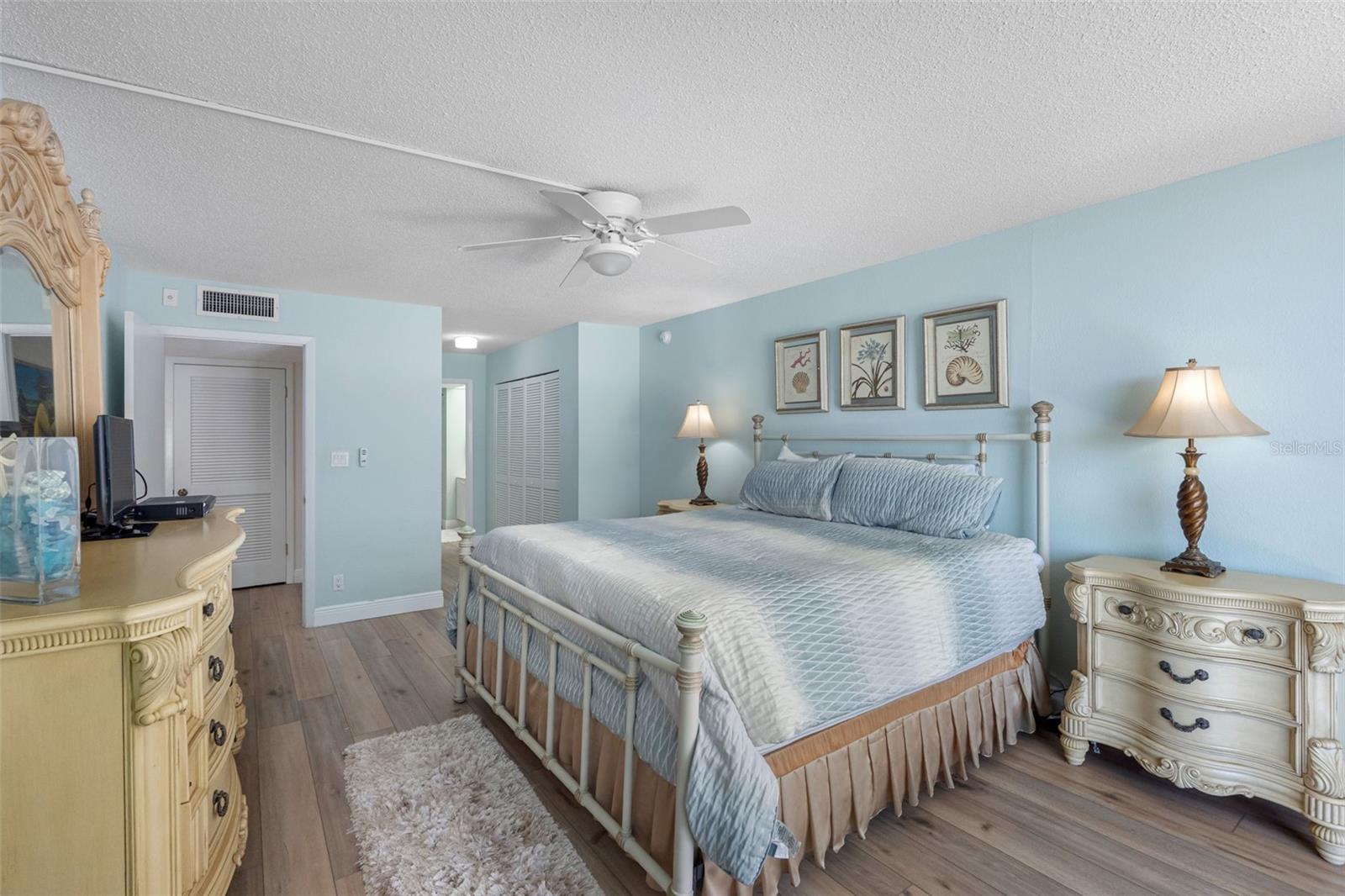 1400 GULF BLVD #101, CLEARWATER BEACH, FL, 33767
