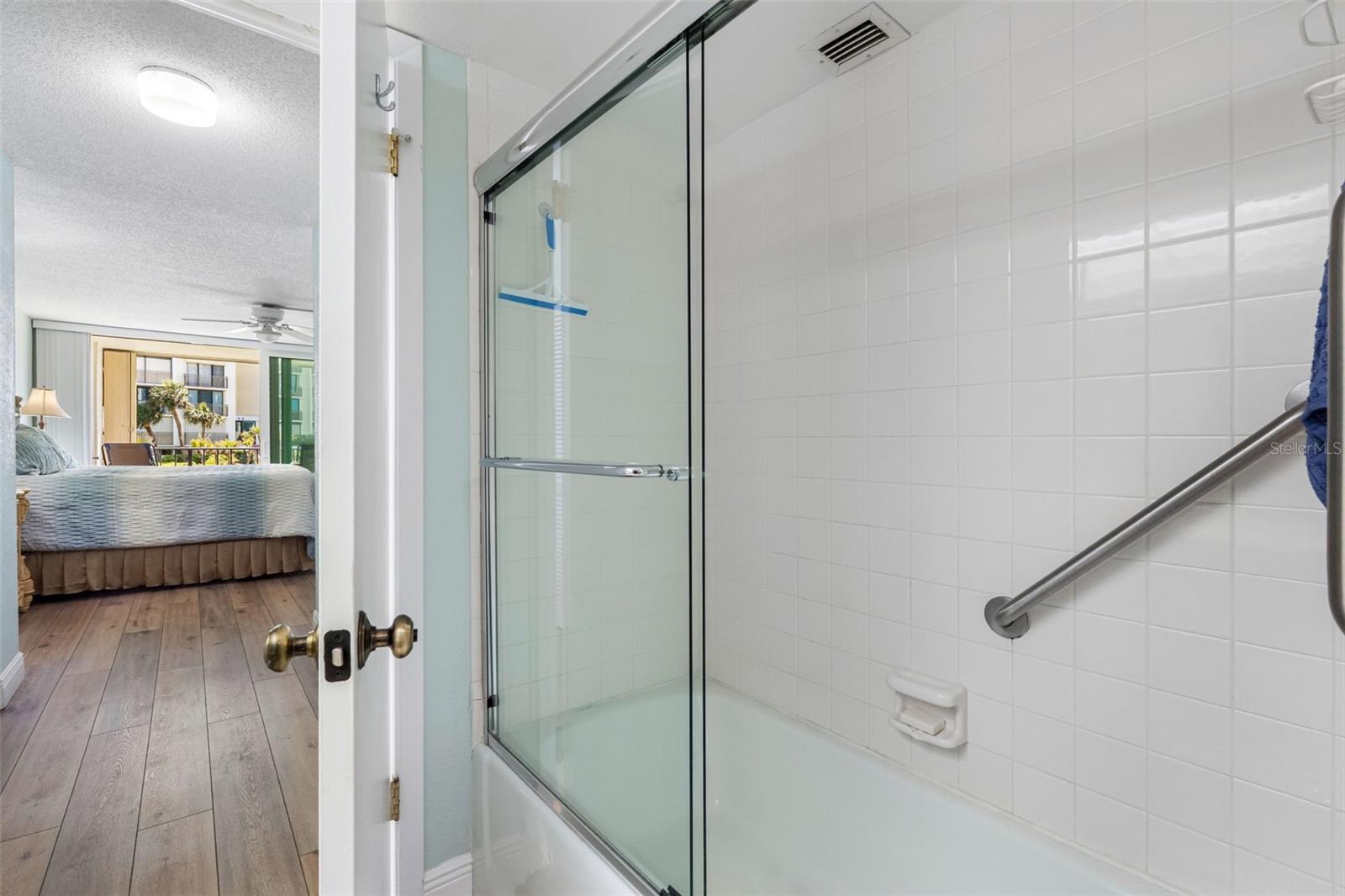 1400 GULF BLVD #101, CLEARWATER BEACH, FL, 33767