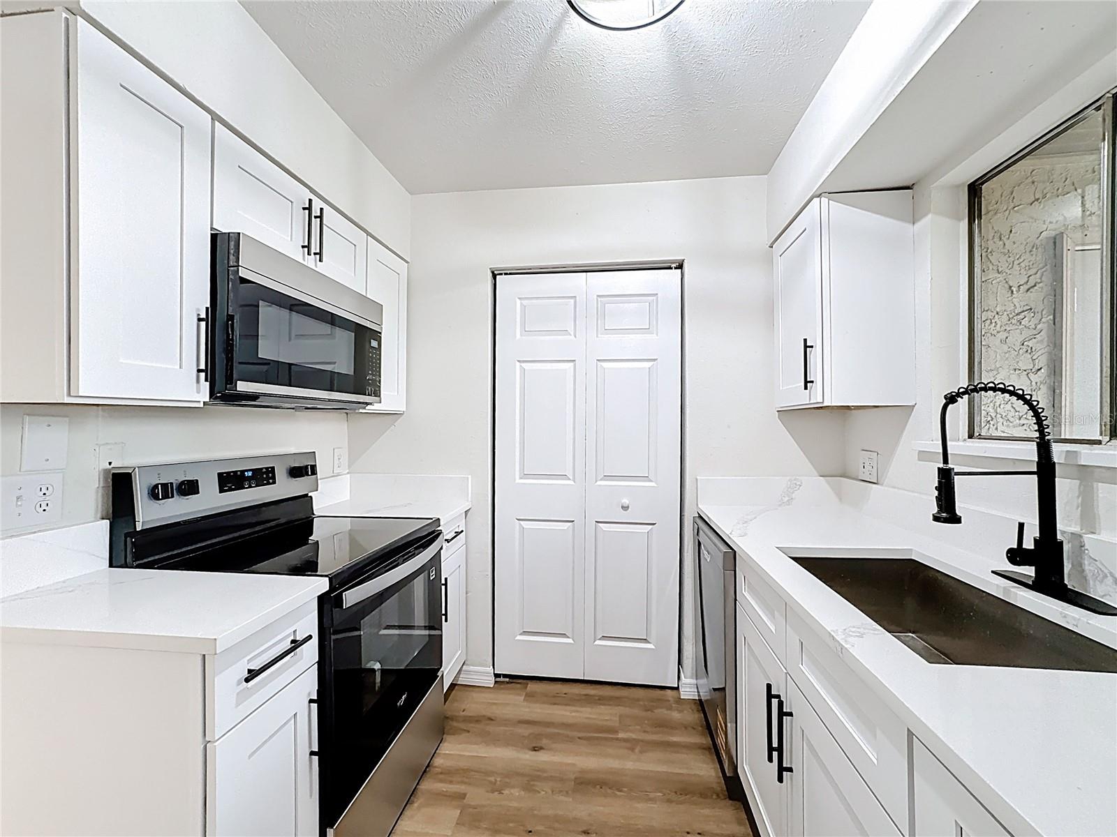 4445 RAYFIELD DR, SARASOTA, FL, 34243