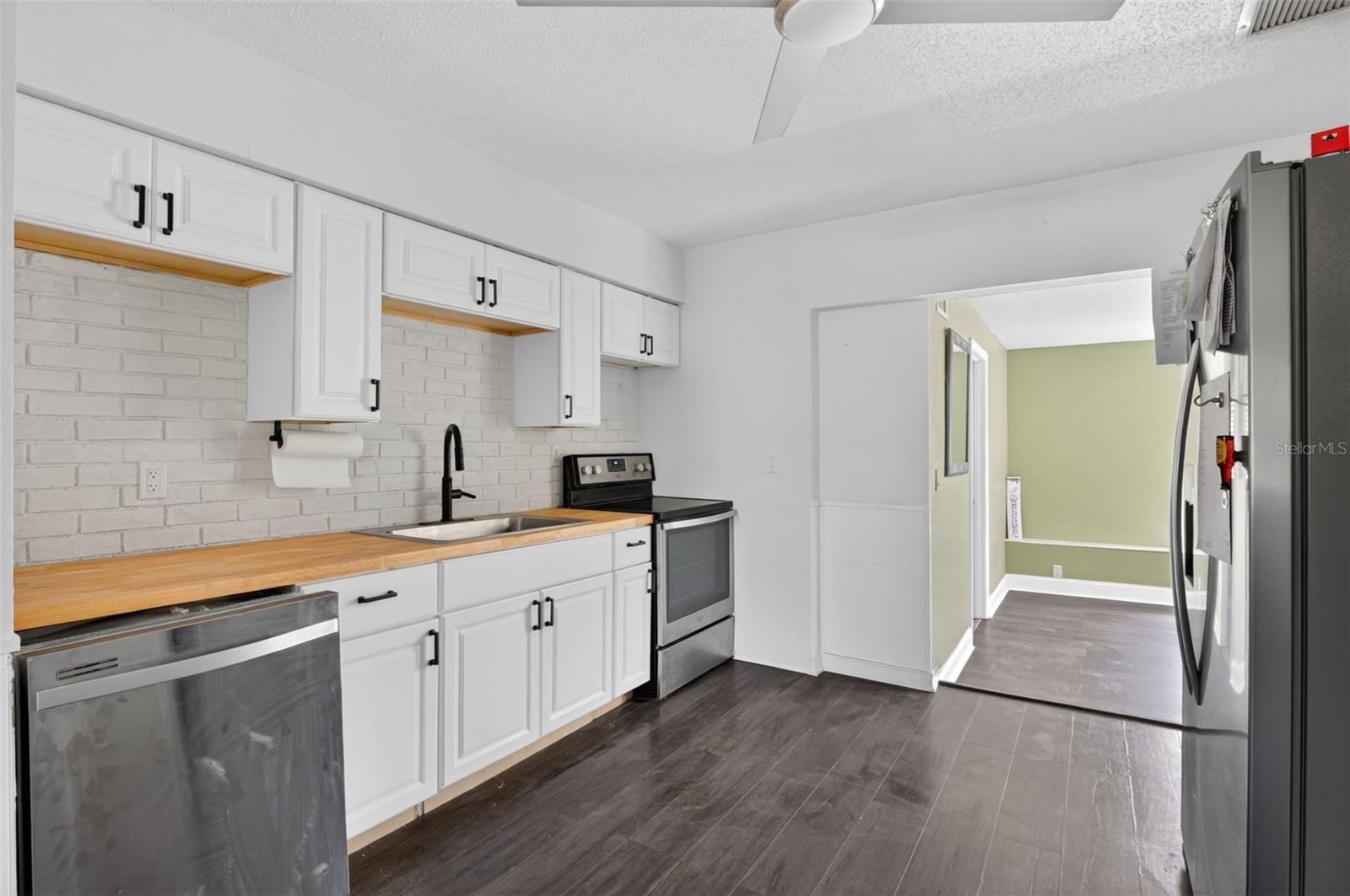 1934 FLAMINGO DR, NORTH FORT MYERS, FL, 33917