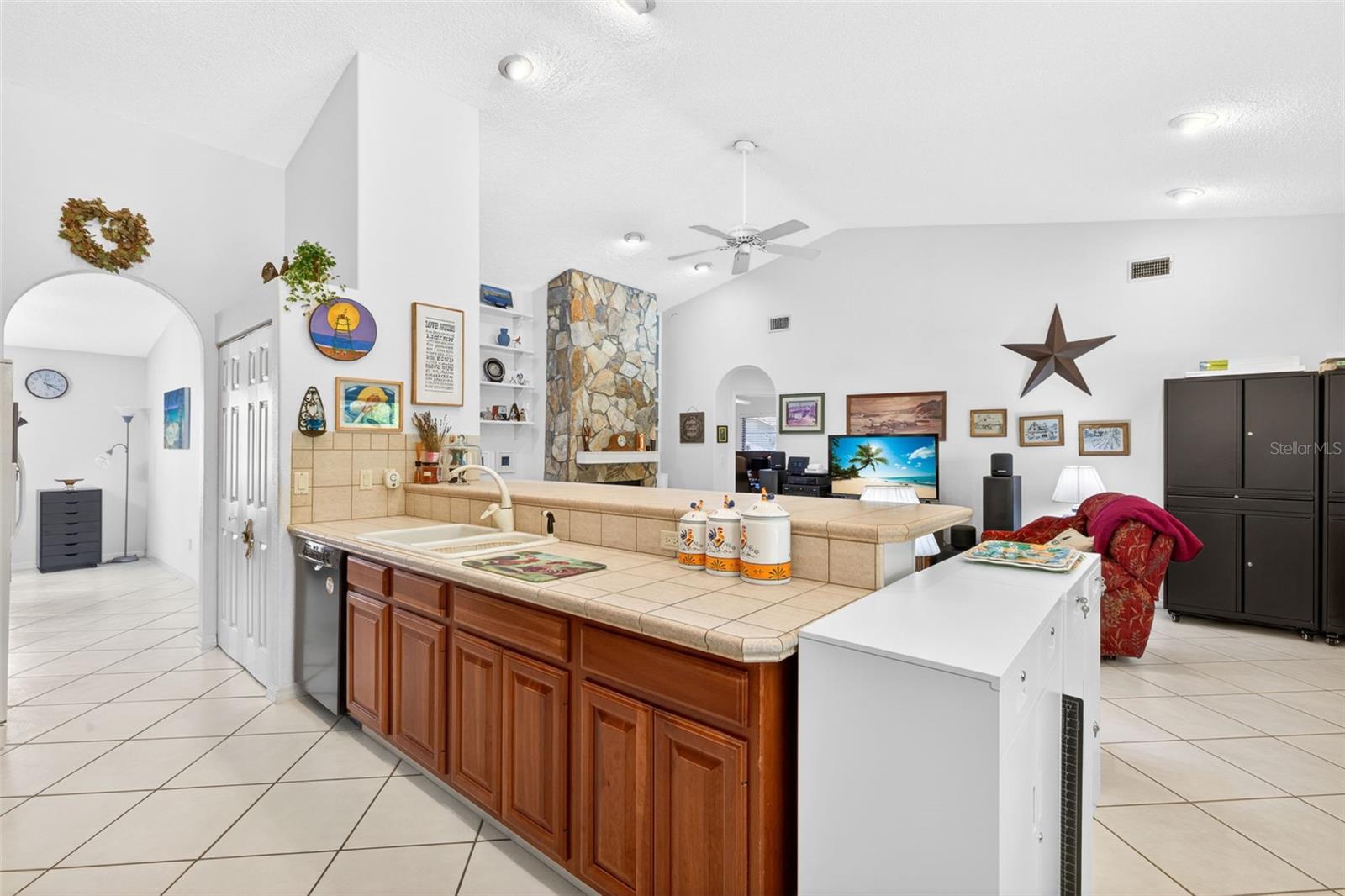 5035 BARROWE DR, TAMPA, FL, 33624