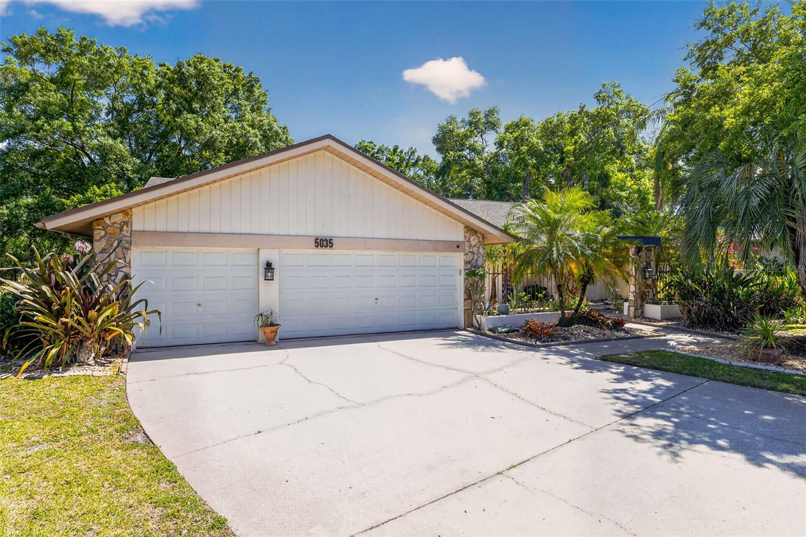 5035 BARROWE DR, TAMPA, FL, 33624