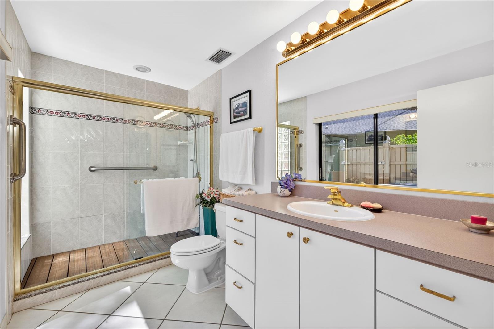 5035 BARROWE DR, TAMPA, FL, 33624