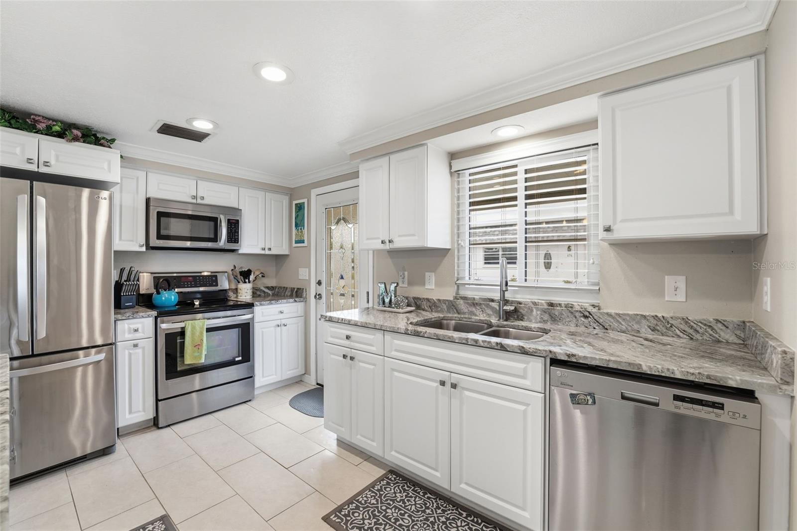 690 CIRCLEWOOD DR #W8, VENICE, FL, 34293