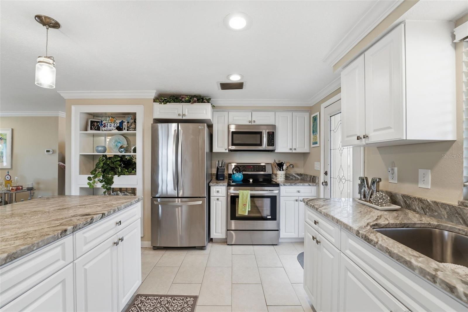 690 CIRCLEWOOD DR #W8, VENICE, FL, 34293