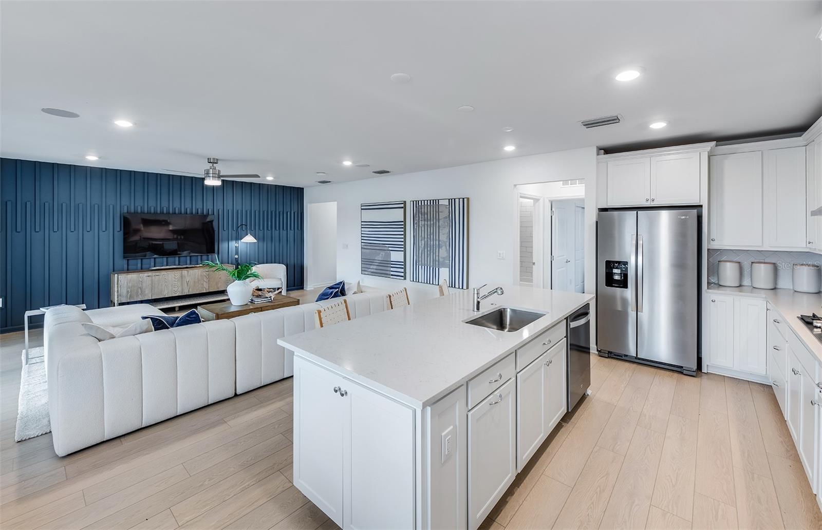 3654 CAMBRIDGE BROOK DRIVE, DAVENPORT, FL, 33837