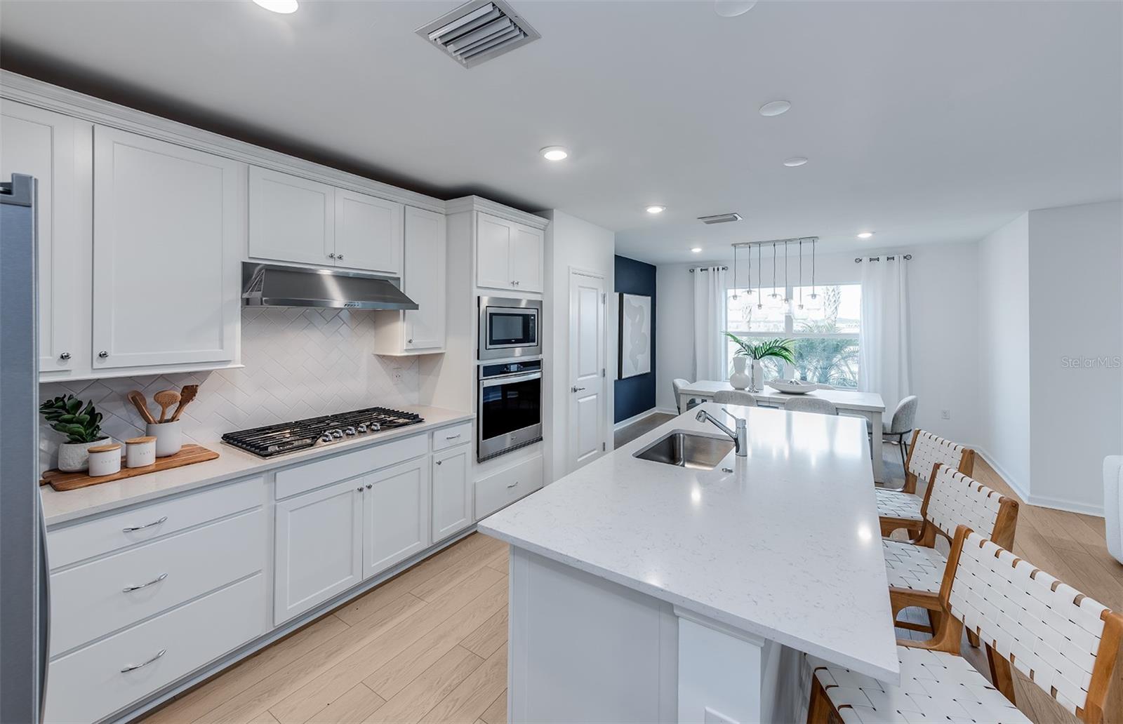 3654 CAMBRIDGE BROOK DRIVE, DAVENPORT, FL, 33837