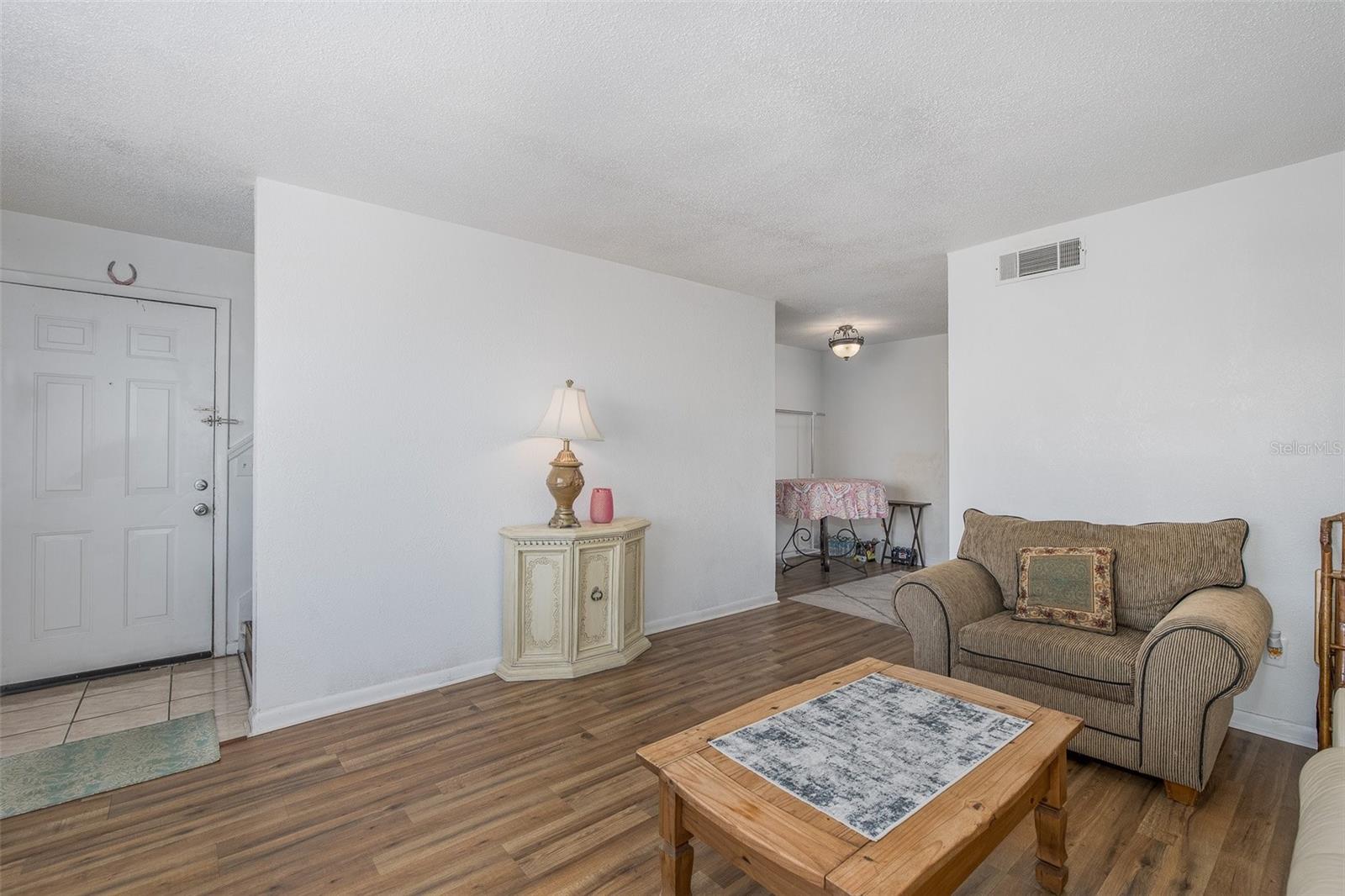 9001 TUDOR DR #H210, TAMPA, FL, 33615