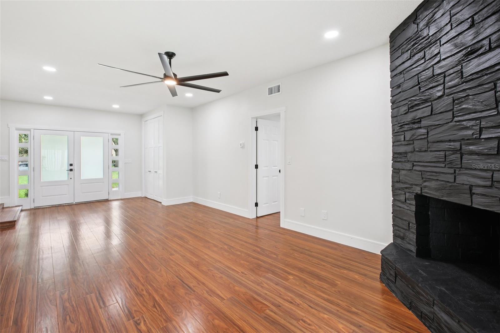 226 WILLOWICK AVE, TEMPLE TERRACE, FL, 33617