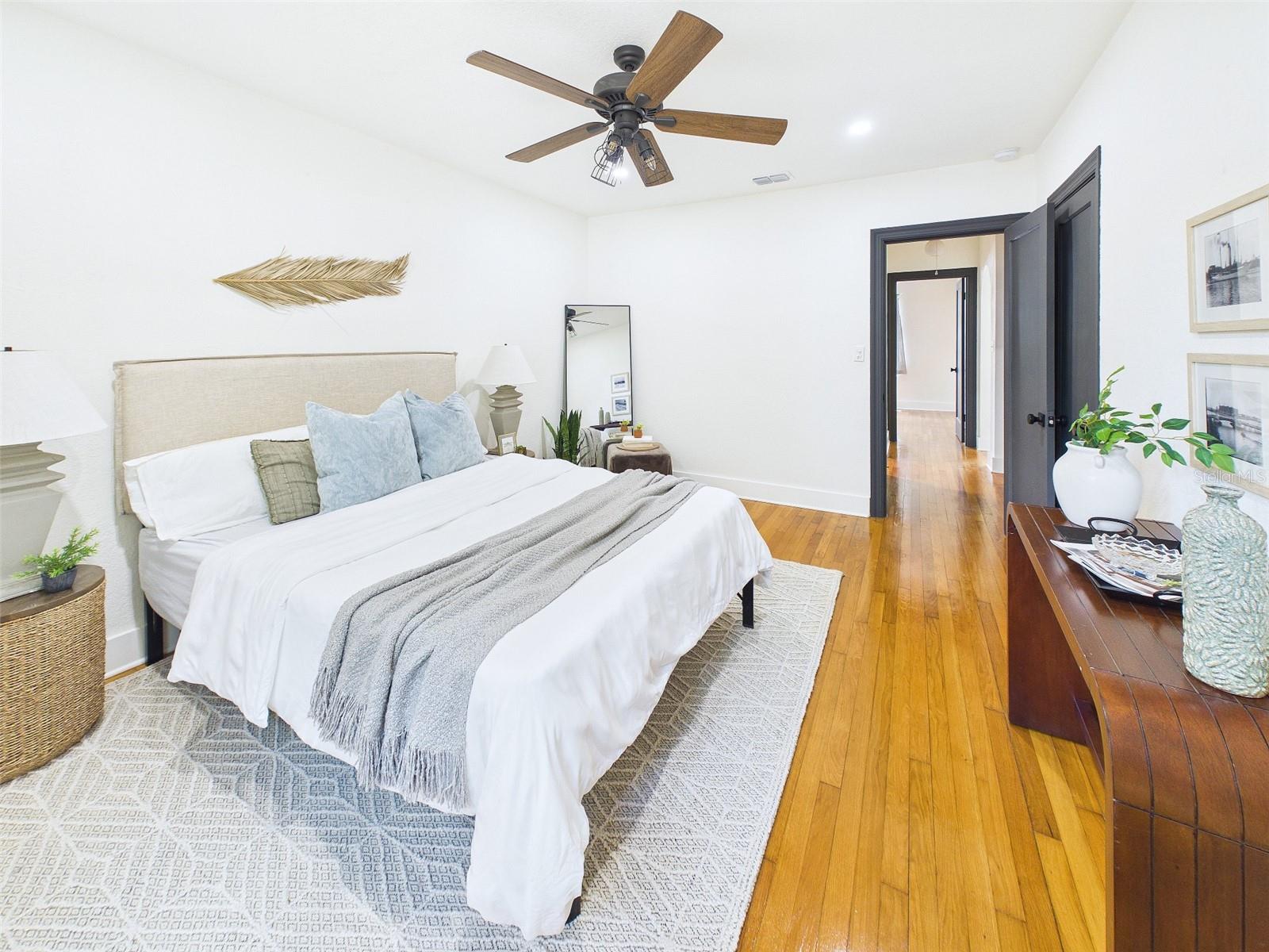 1210 E IDLEWILD AVE, TAMPA, FL, 33604