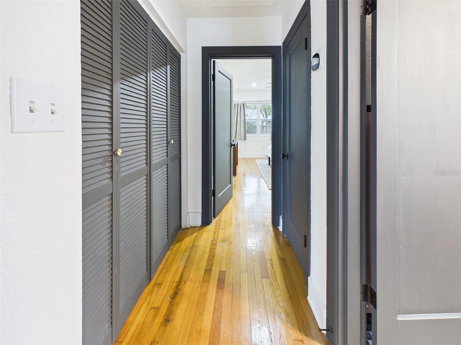 1210 E IDLEWILD AVE, TAMPA, FL, 33604