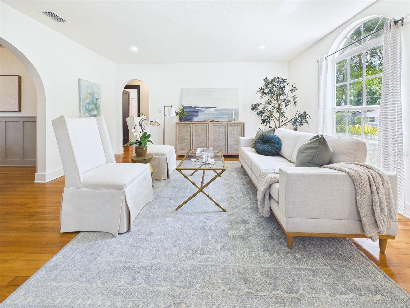 1210 E IDLEWILD AVE, TAMPA, FL, 33604