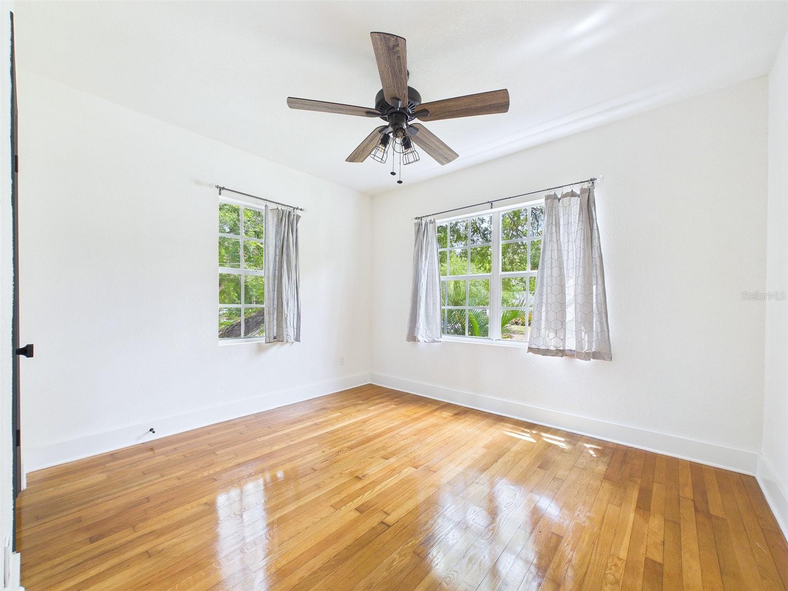 1210 E IDLEWILD AVE, TAMPA, FL, 33604