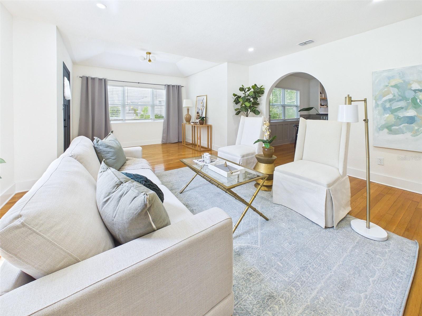 1210 E IDLEWILD AVE, TAMPA, FL, 33604