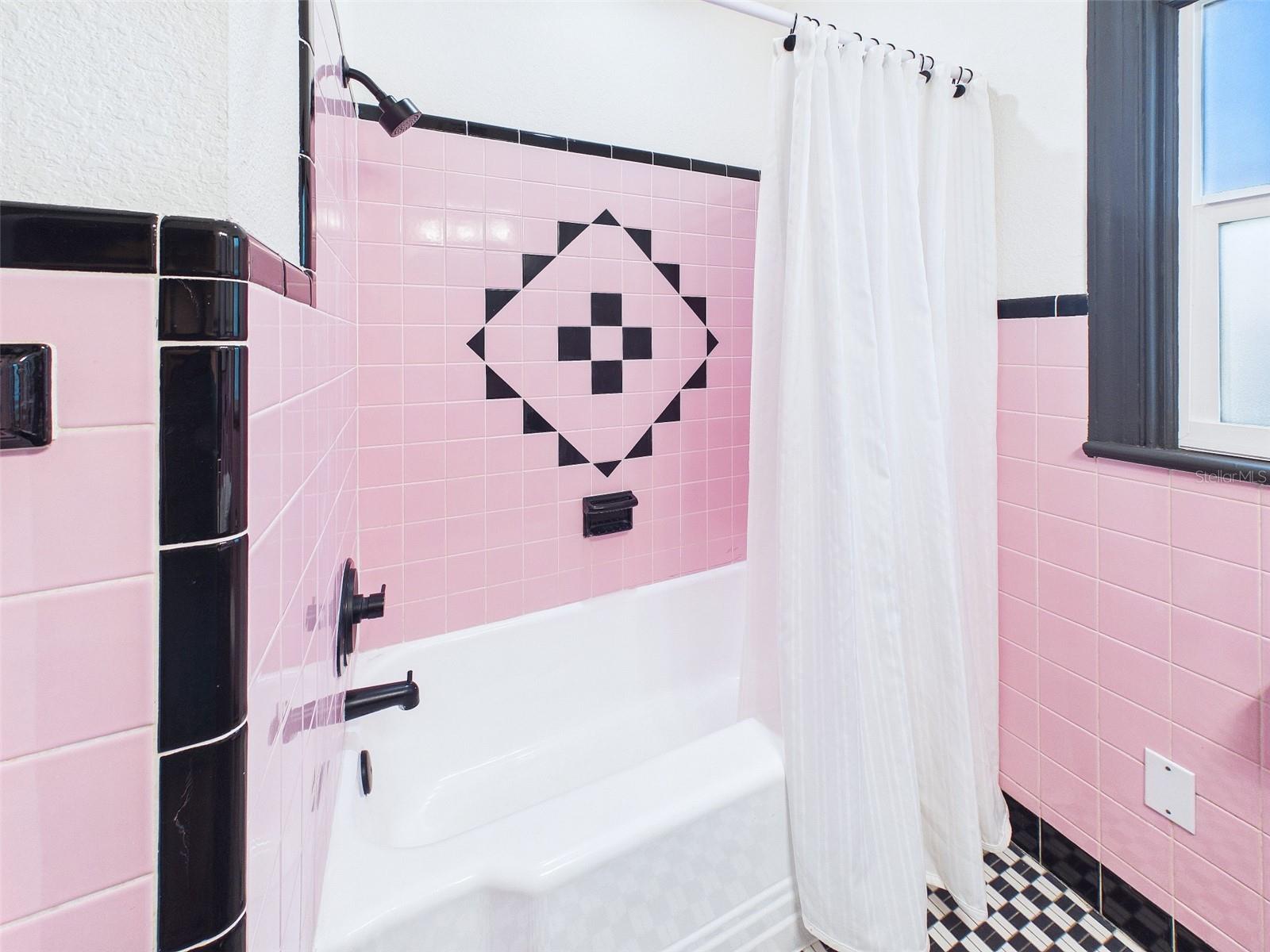 1210 E IDLEWILD AVE, TAMPA, FL, 33604