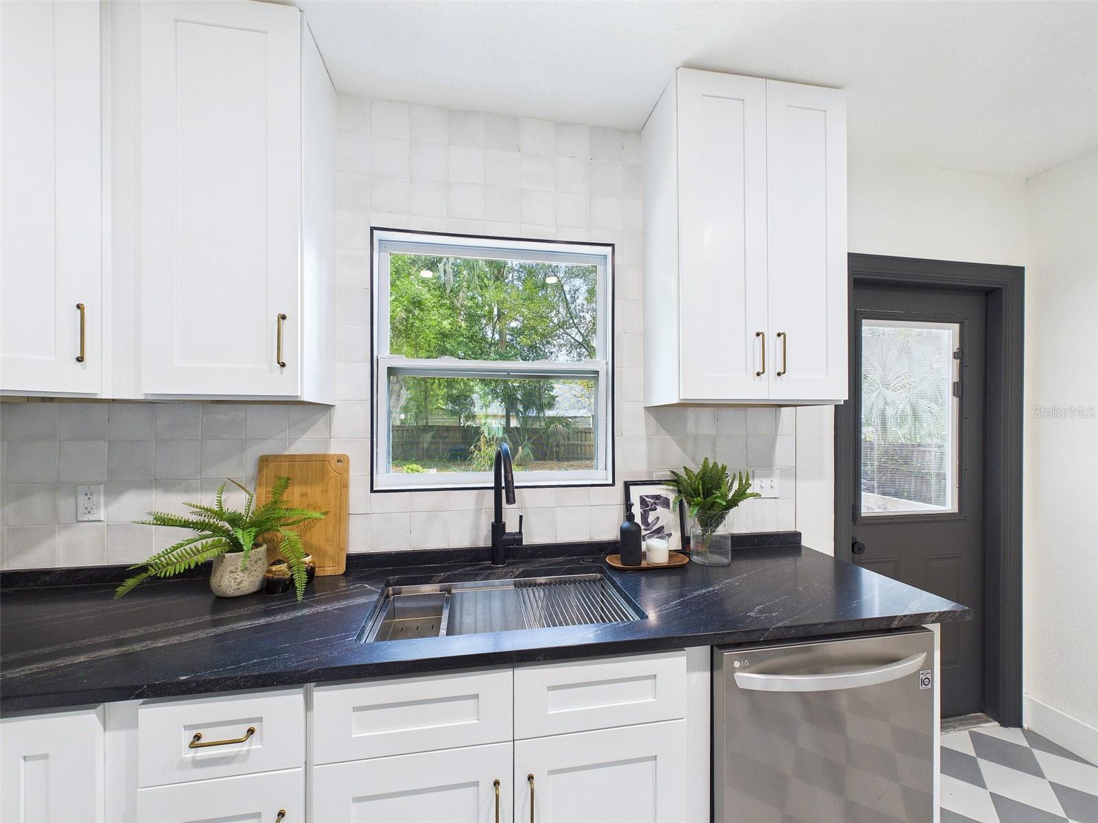 1210 E IDLEWILD AVE, TAMPA, FL, 33604