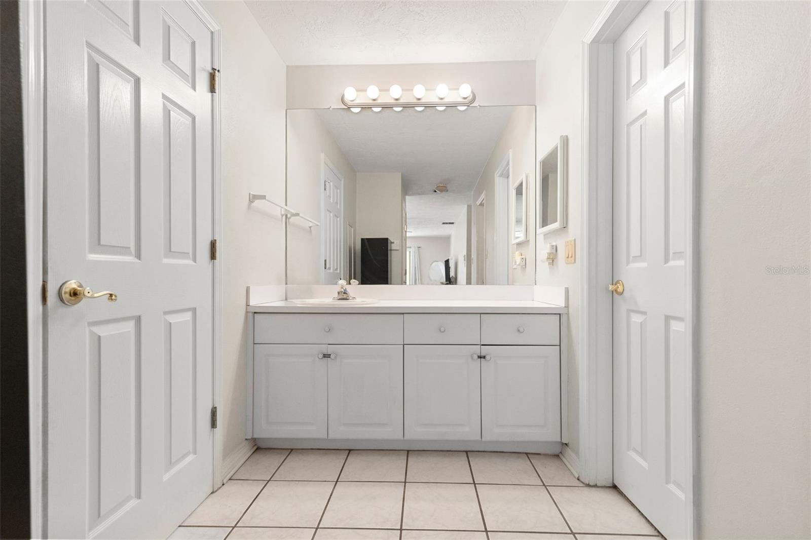 8976 LAKE DR, NEW PORT RICHEY, FL, 34654