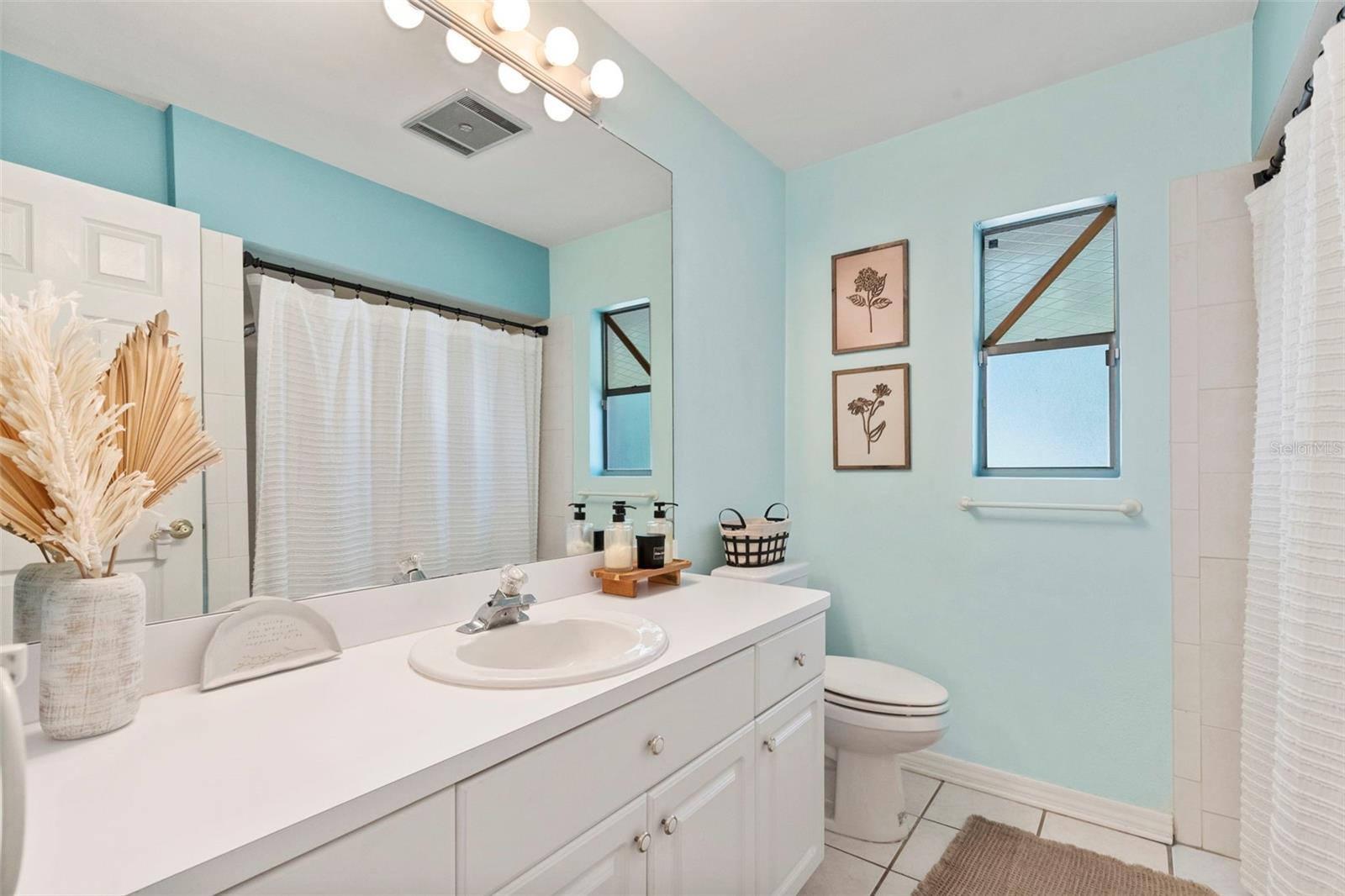 8976 LAKE DR, NEW PORT RICHEY, FL, 34654