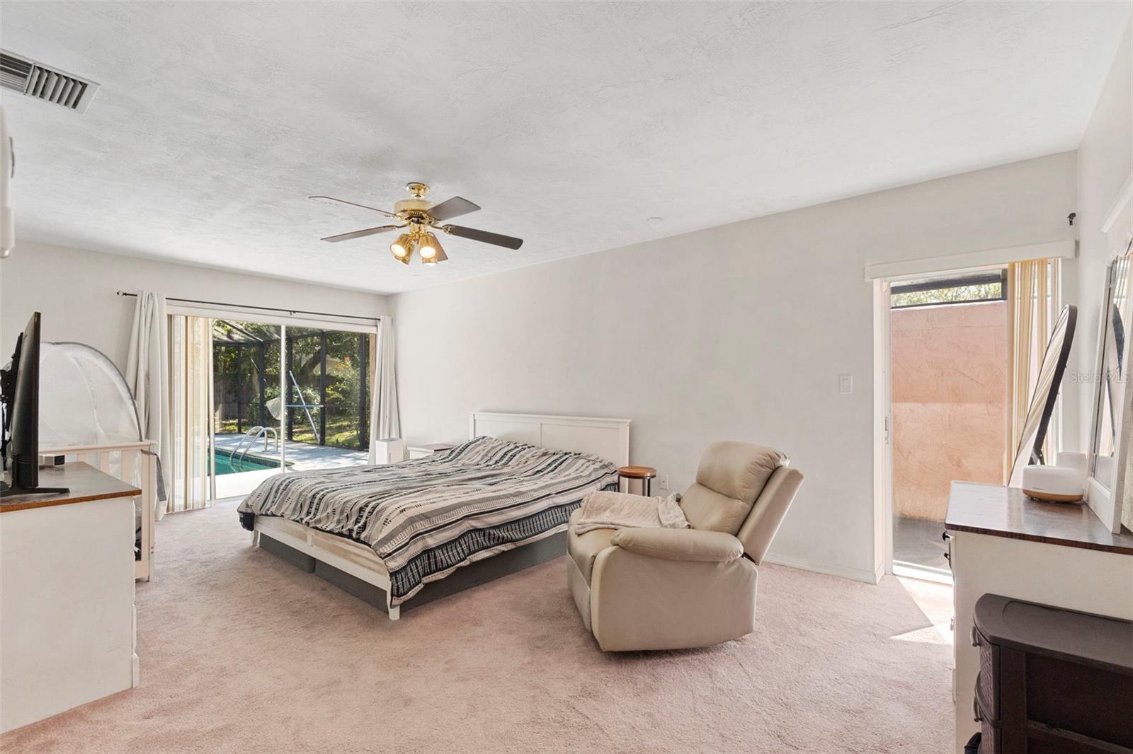 8976 LAKE DR, NEW PORT RICHEY, FL, 34654