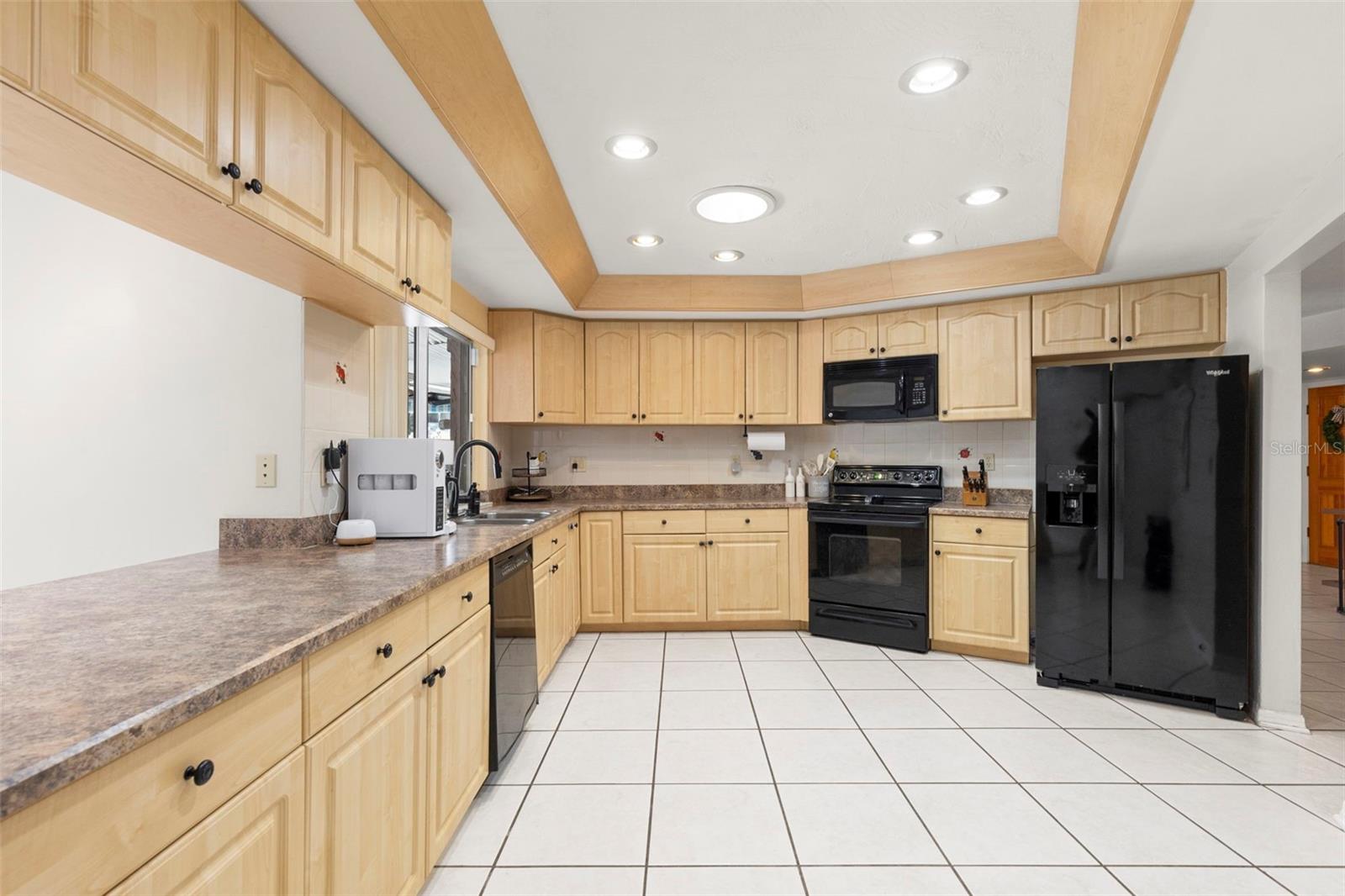 8976 LAKE DR, NEW PORT RICHEY, FL, 34654