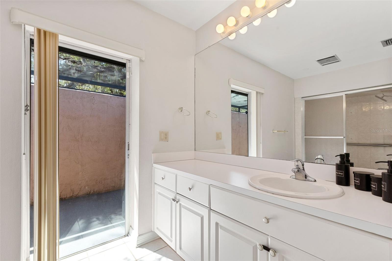 8976 LAKE DR, NEW PORT RICHEY, FL, 34654