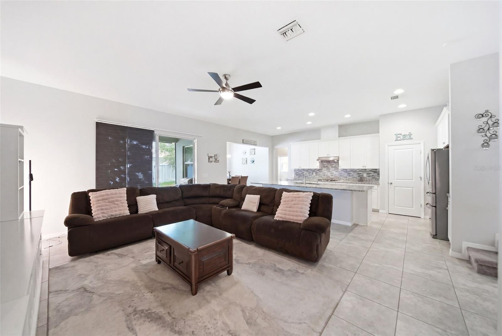 947 MAYPOLE DR, APOPKA, FL, 32703