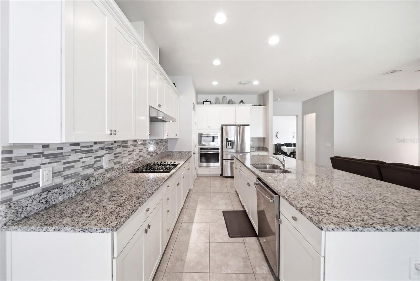 947 MAYPOLE DR, APOPKA, FL, 32703