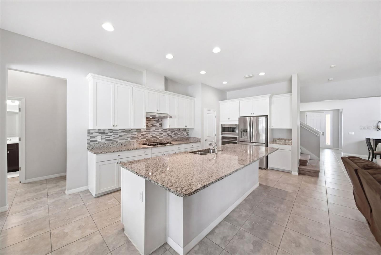 947 MAYPOLE DR, APOPKA, FL, 32703