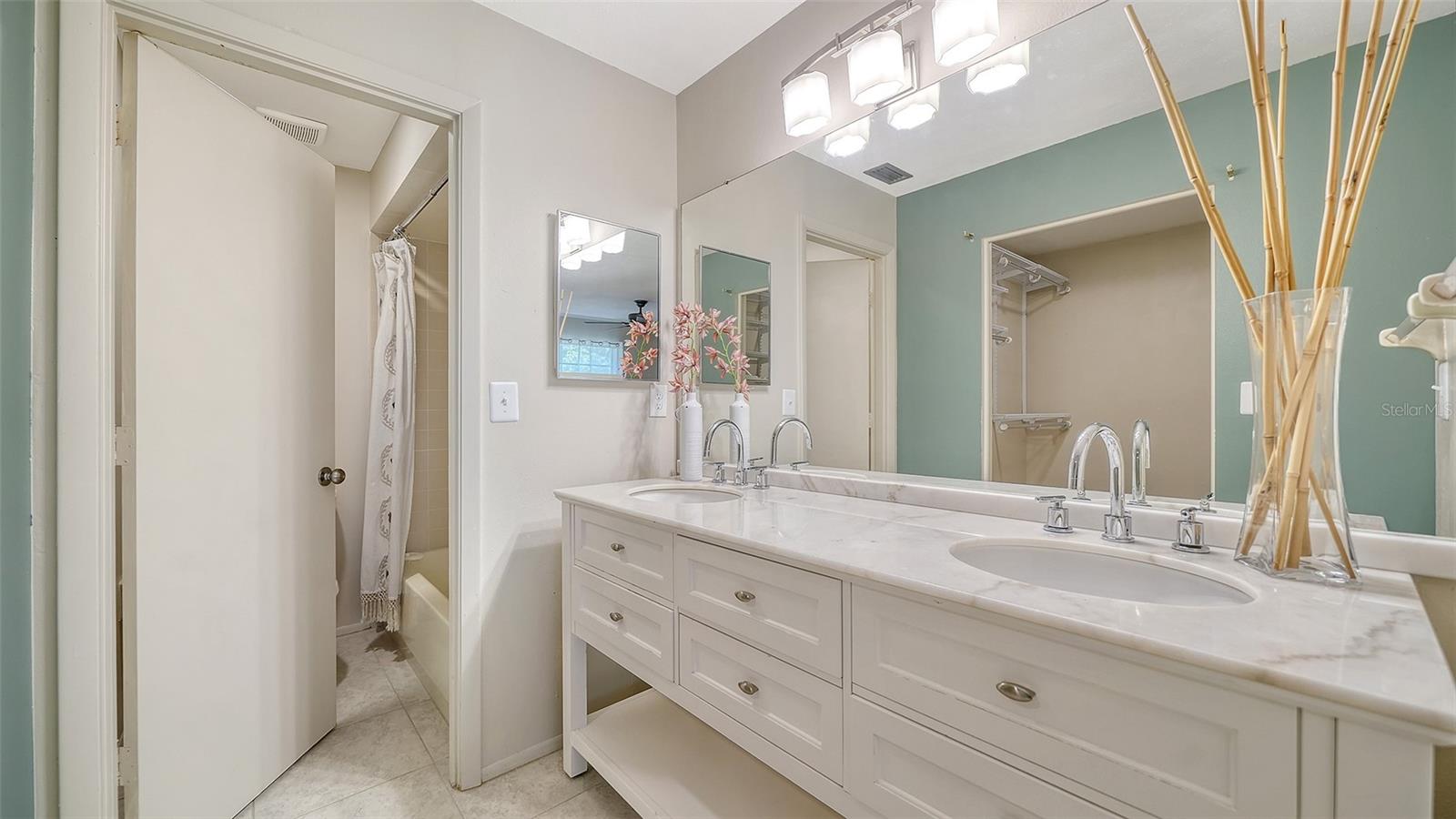 5056 BARRINGTON CIR #2602, SARASOTA, FL, 34234