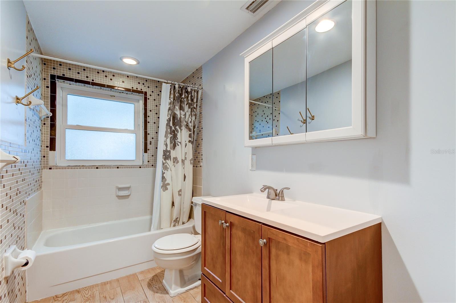 2925 W TYSON AVE, TAMPA, FL, 33611