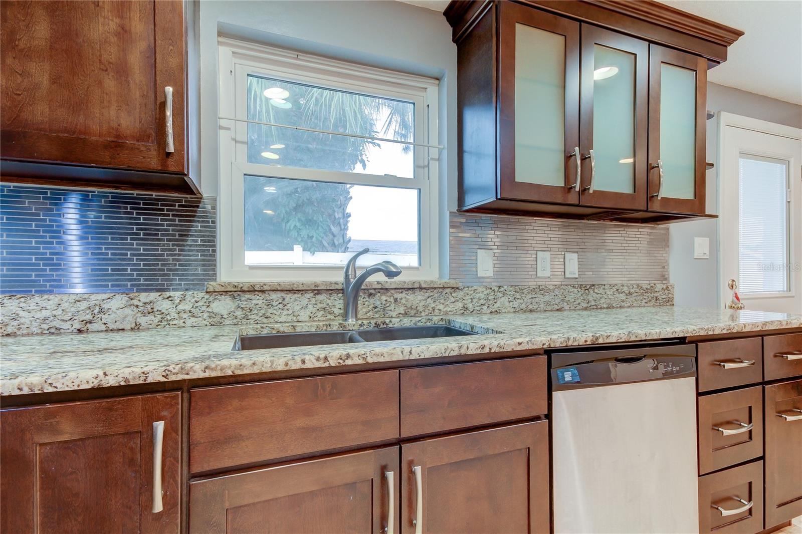 2925 W TYSON AVE, TAMPA, FL, 33611