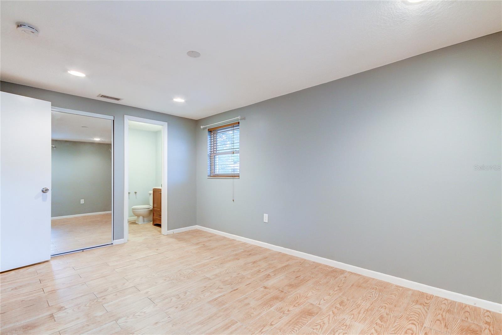 2925 W TYSON AVE, TAMPA, FL, 33611