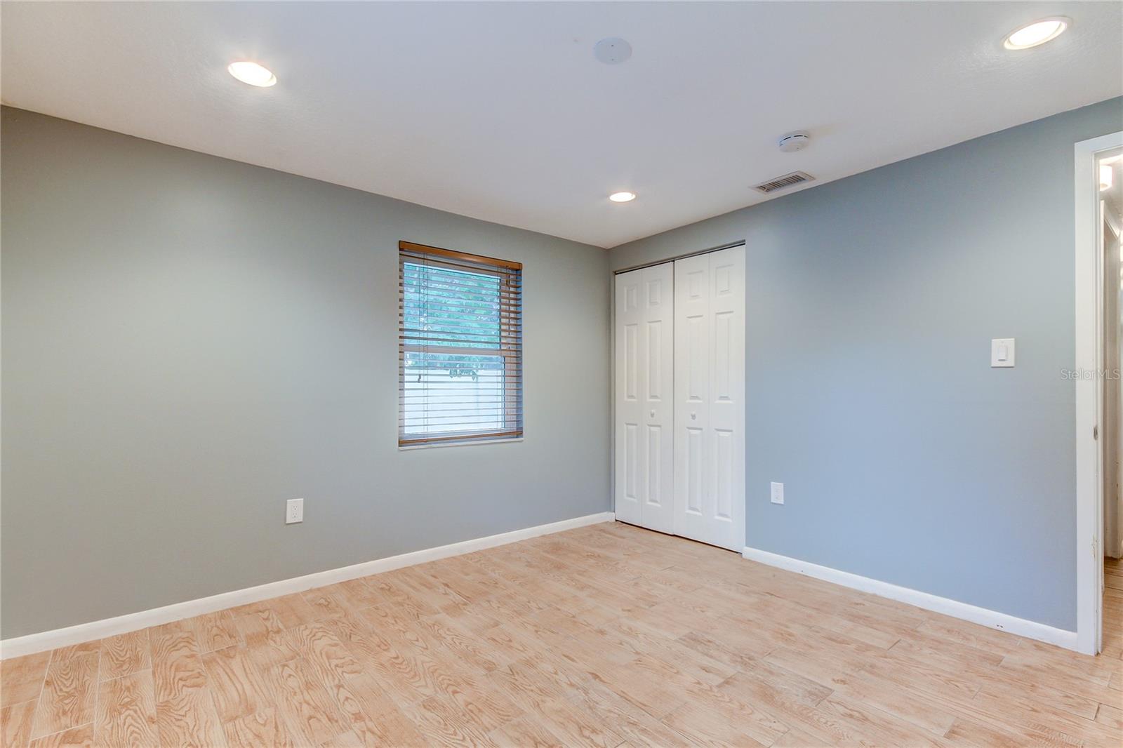 2925 W TYSON AVE, TAMPA, FL, 33611