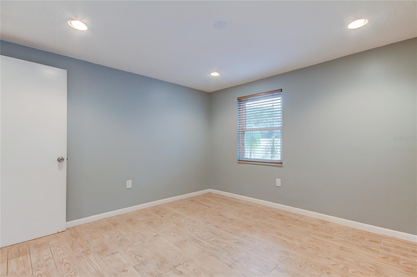 2925 W TYSON AVE, TAMPA, FL, 33611