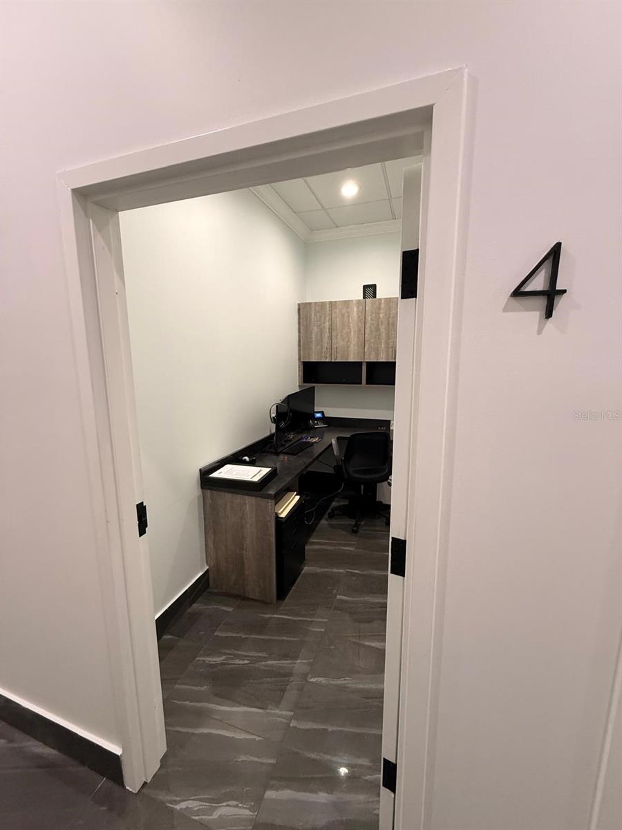 7901 KINGSPOINTE PKWY #19 # Office 4, ORLANDO, FL, 32819