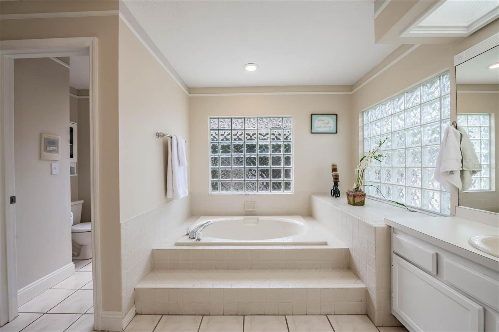 2542 MASON OAKS DR, VALRICO, FL, 33596