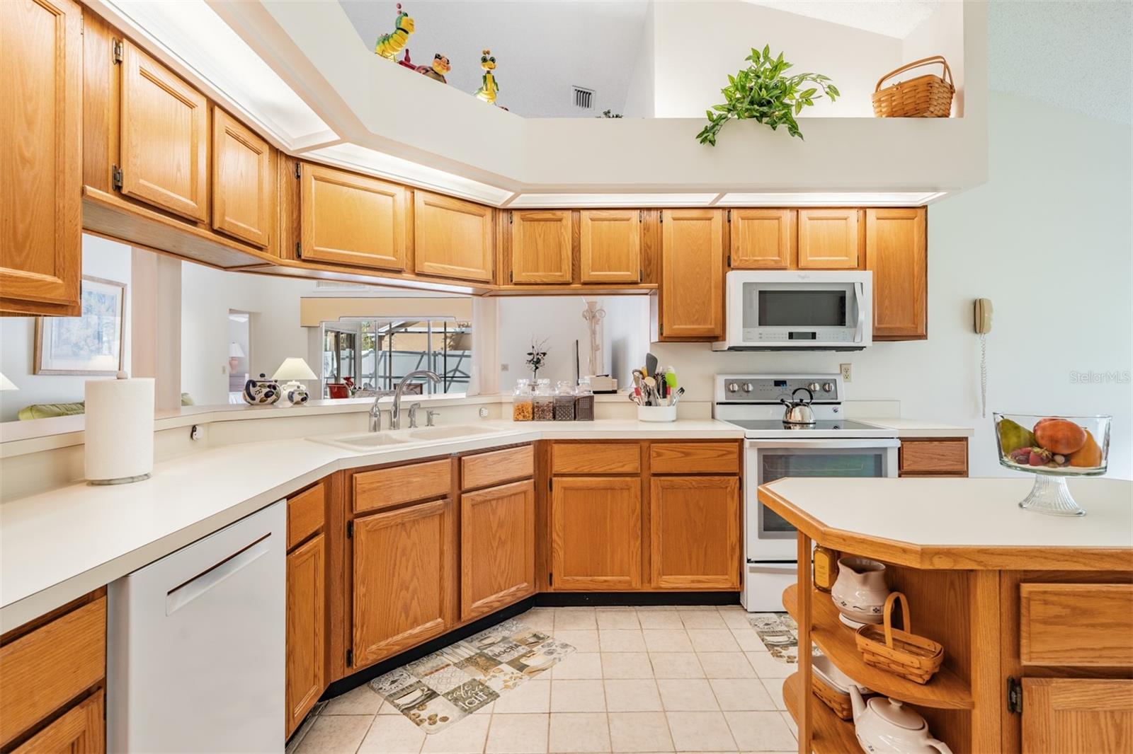 9008 QUAIL CREEK DR, TAMPA, FL, 33647