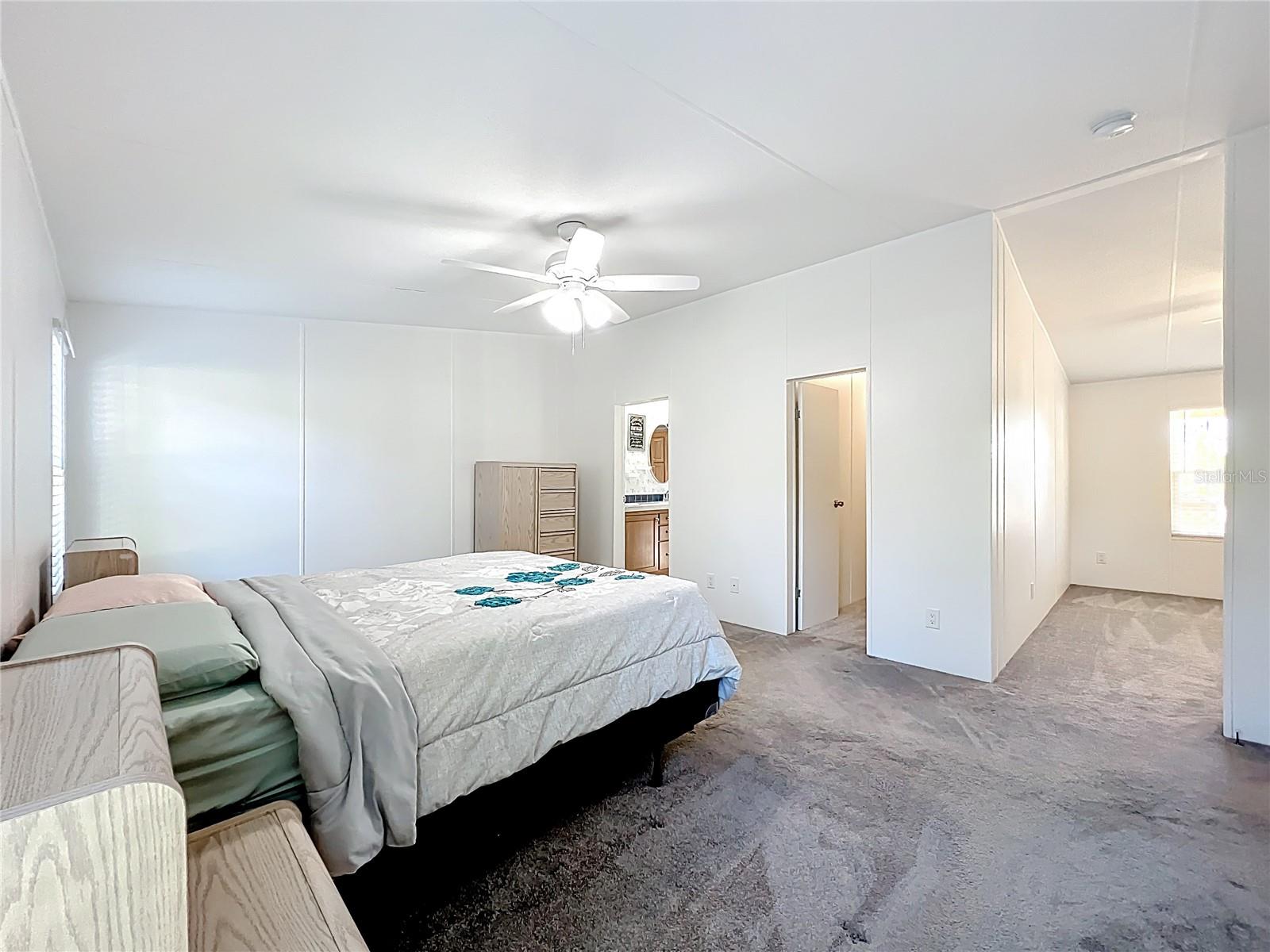 9040 MERCURY DR, ST CLOUD, FL, 34773