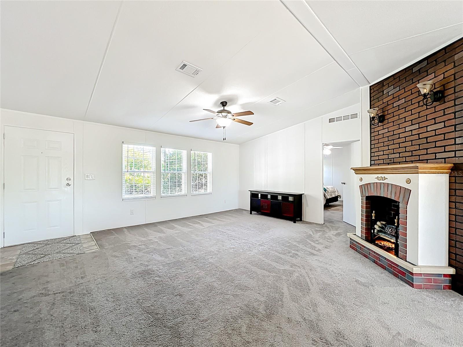 9040 MERCURY DR, ST CLOUD, FL, 34773